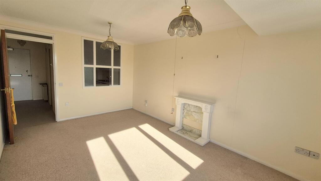 Apartment in Luton - More