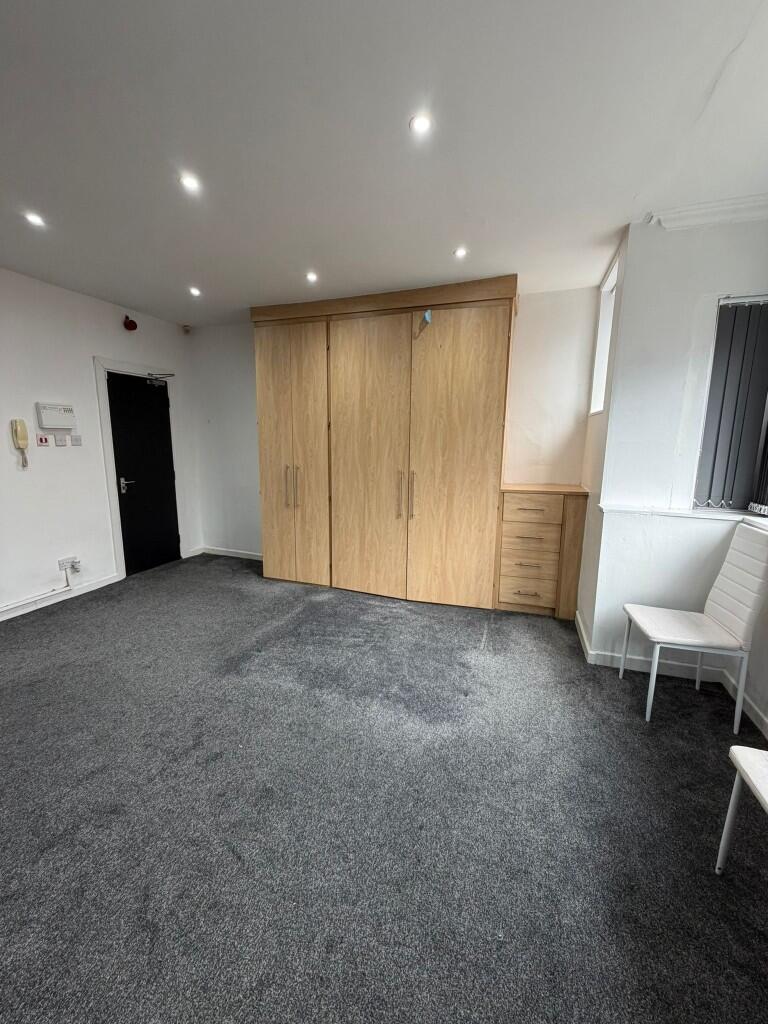 Apartment in Bolton - More