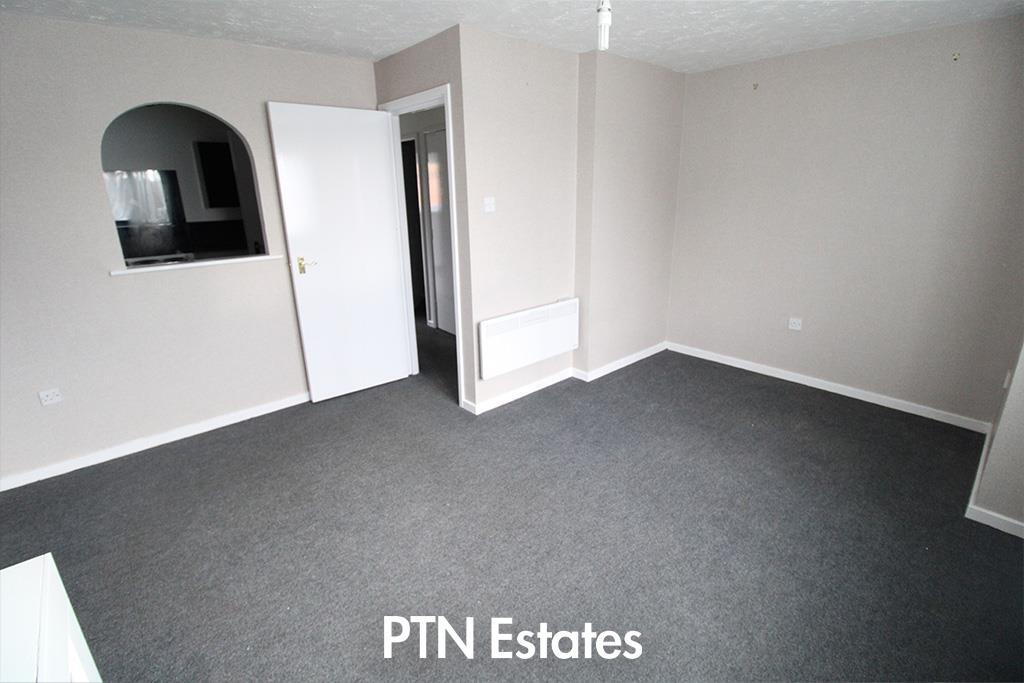Foxdale Drive, Brierley Hill photo 3