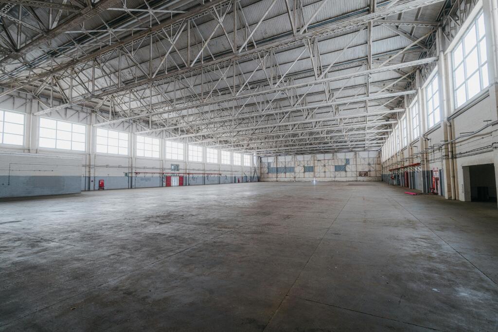 Hangar 113-2.jpg