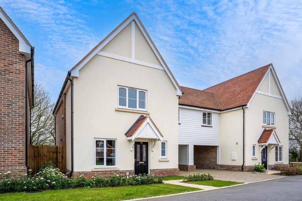 3-bed house on Scholars Close, Felsted, CM6, £475,000