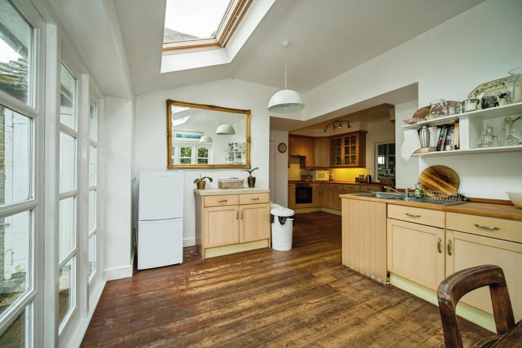 House in Hart, Long Sutton - More