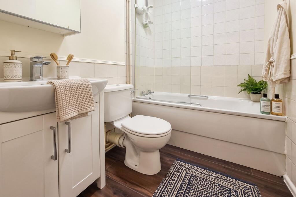 Apartment in East Hertfordshire, Sawbridgeworth - More