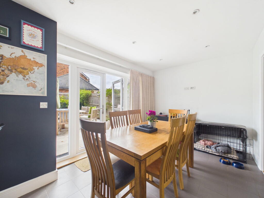 House in Redhill - View 4