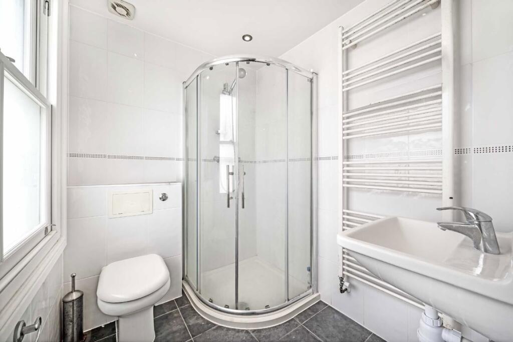 Apartment in London - View 5