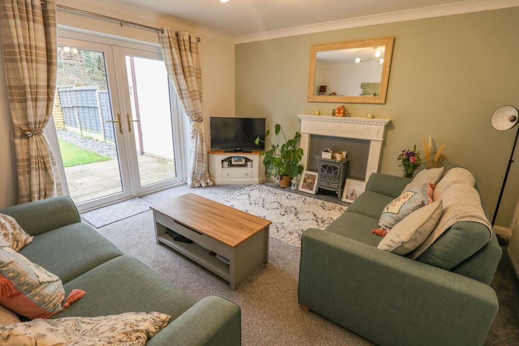 Canal Gardens, Bolton-le-Sands, Carnforth photo 3