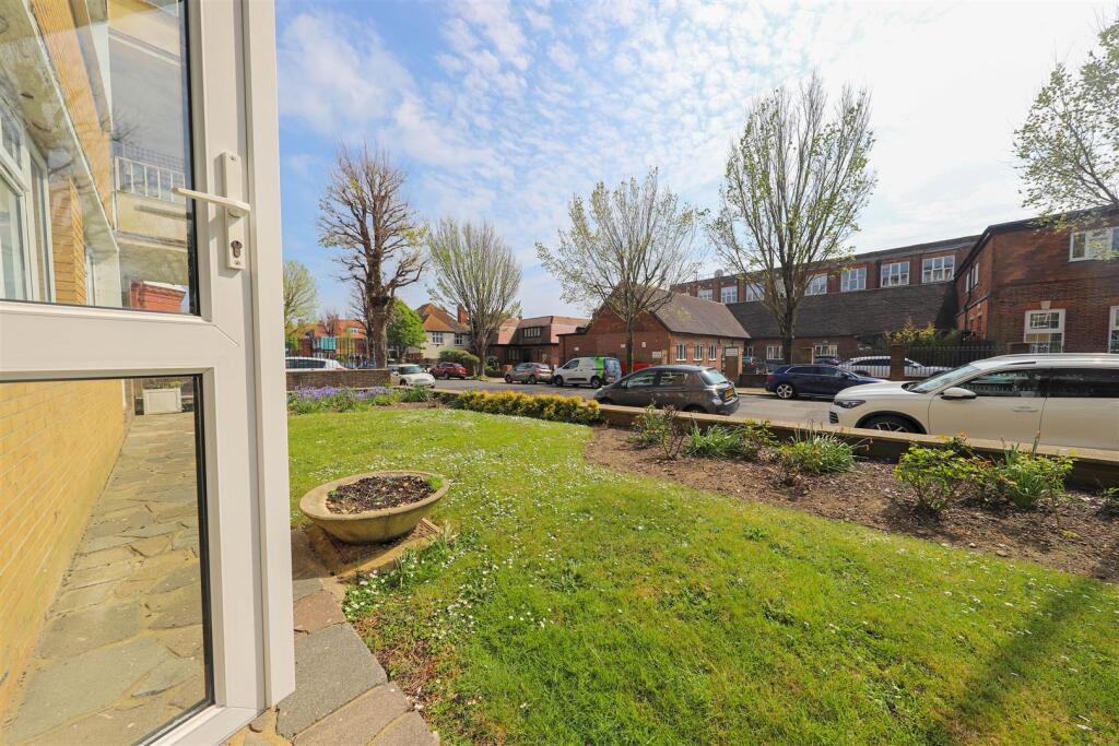 Apartment in Hove, Aldrington - View 5