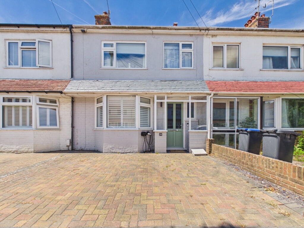 Main image of property: Annweir Avenue, Lancing, BN15 9NE