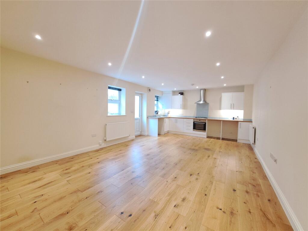 Main image of property: Esplanade Court, 33 Esplanade, Burnham-on-Sea, Somerset, TA8