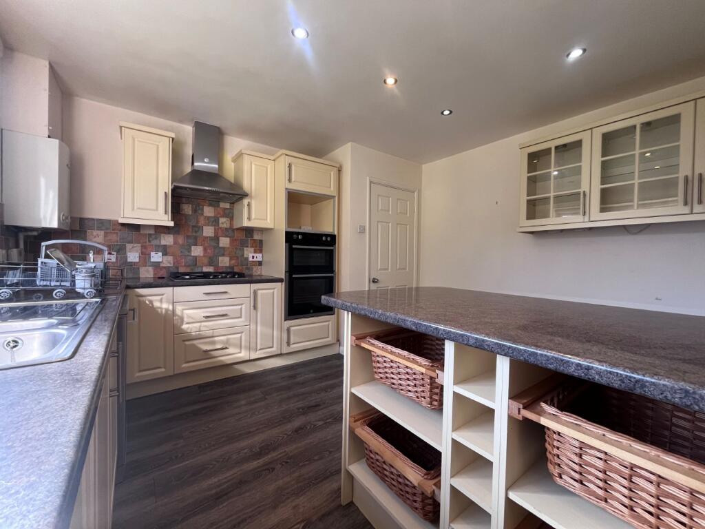 Merrington Close, Solihull, West Midlands, B91 photo 5