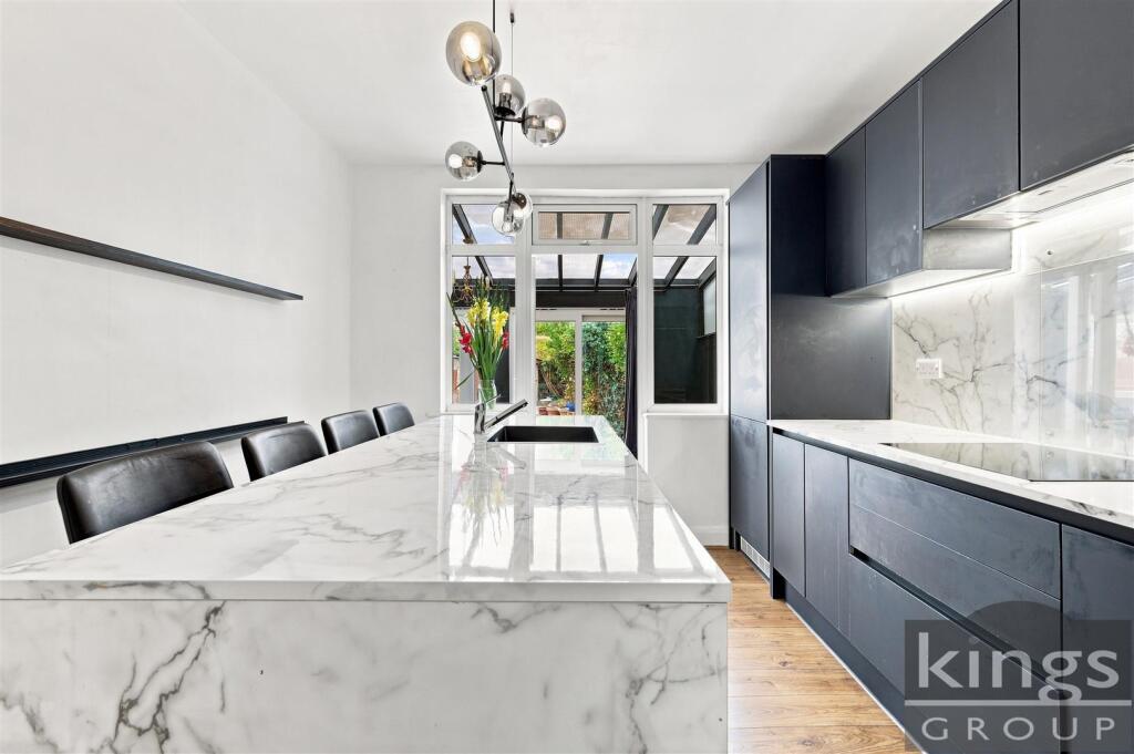 House in Enfield - View 3