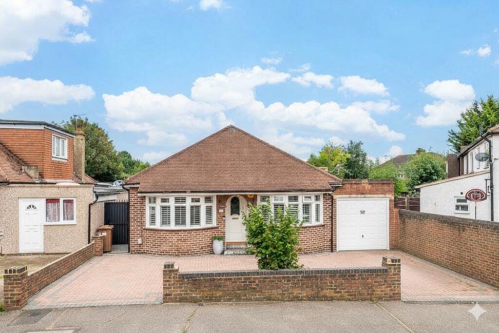 Main image of property: HEVERSHAM ROAD, BEXLEYHEATH, DA7