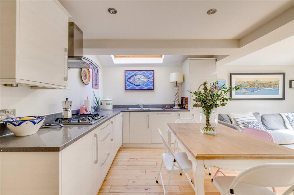 Apartment in London - View 2