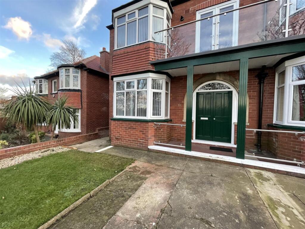 Main image of property: Peasholm Drive, Scarborough, YO12