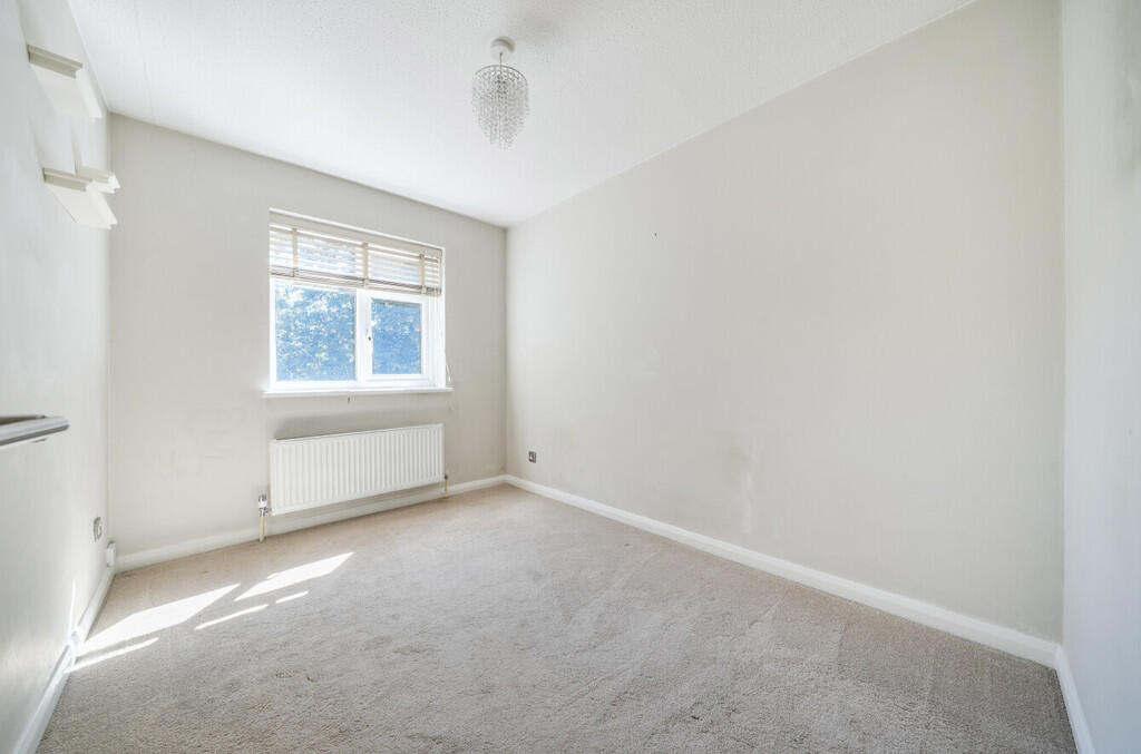 Apartment in Dartford - View 5