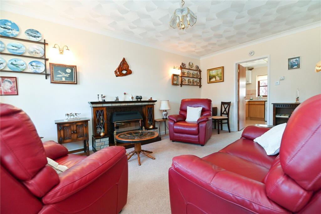 Ashley Lane, Hordle, Lymington, Hampshire, SO41 photo 4