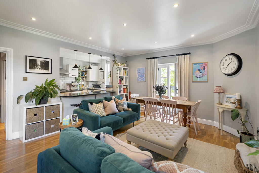 Apartment in London - View 3