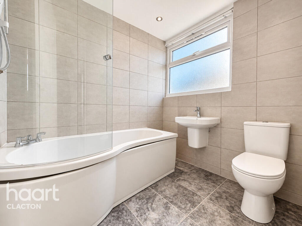 Meadow Way, Clacton-On-Sea photo 4