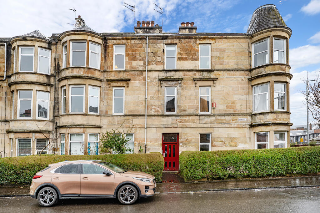Main image of property: Flat 1/2, 70, Ledard Road, Glasgow, G42