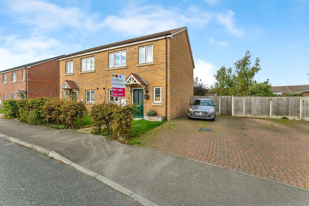 3-bed semi-detached on Moorhen Close, Boston, £52,500