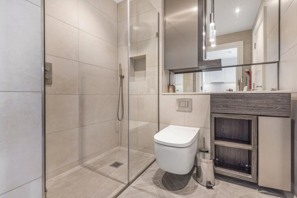 Apartment in Kingston upon Thames - View 5