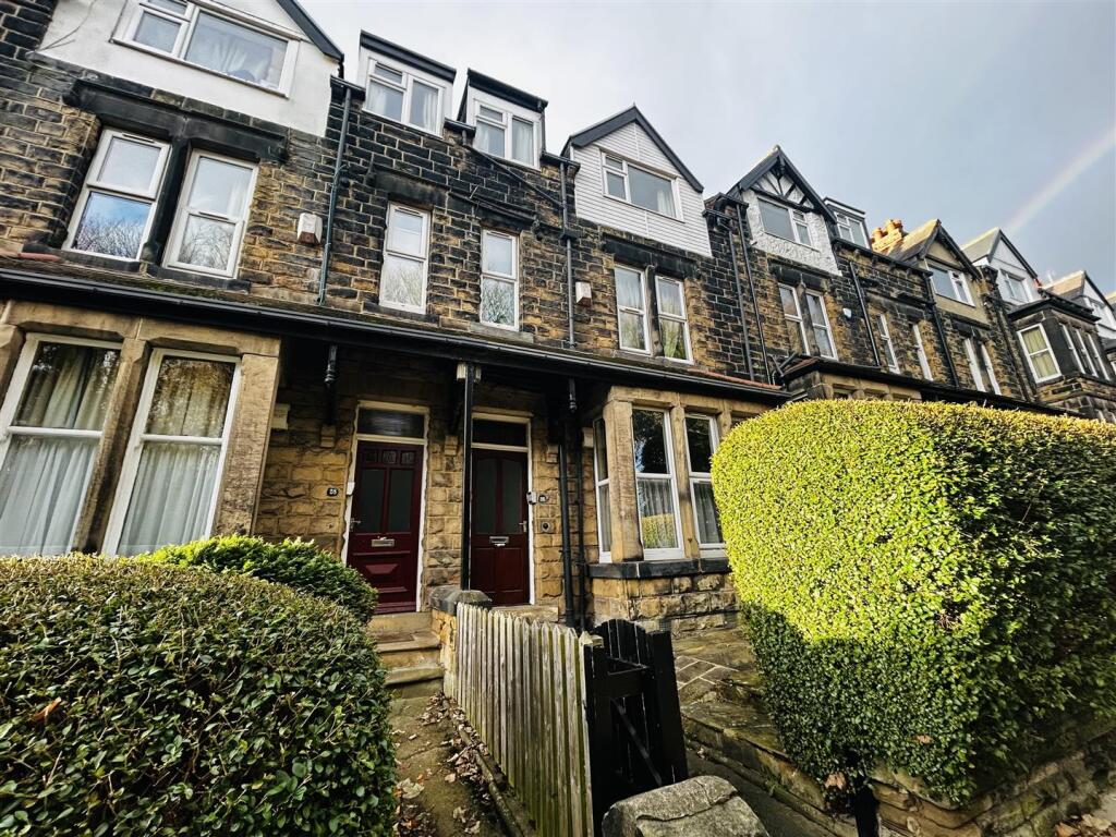 Main image of property: 26 Park Mount, Kirkstall, Leeds, West Yorkshire, LS5