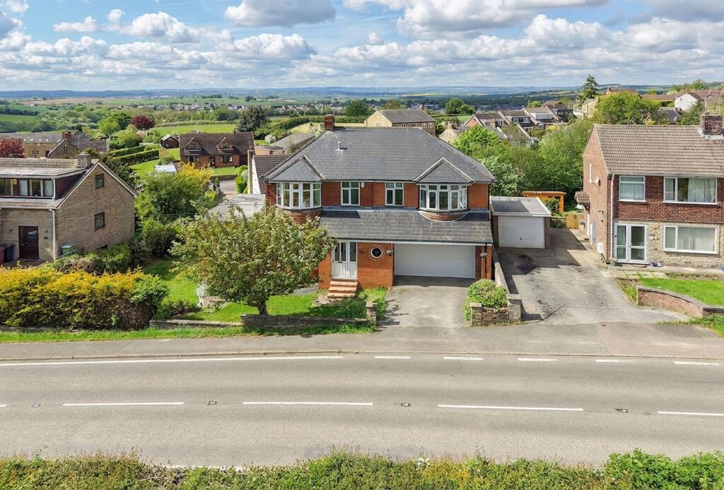 Main image of property: The Avenue, Spinkhill, S21