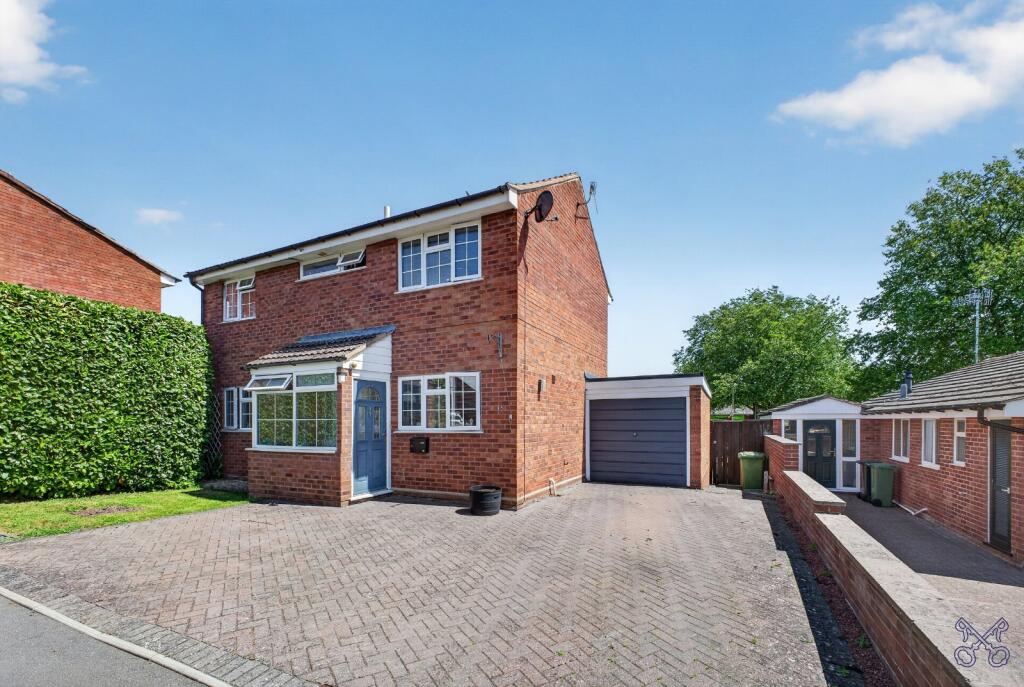 4-bed detached on Sycamore Avenue, Evesham, Worcestershire, WR11, £325,000