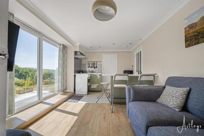 Flat 1
