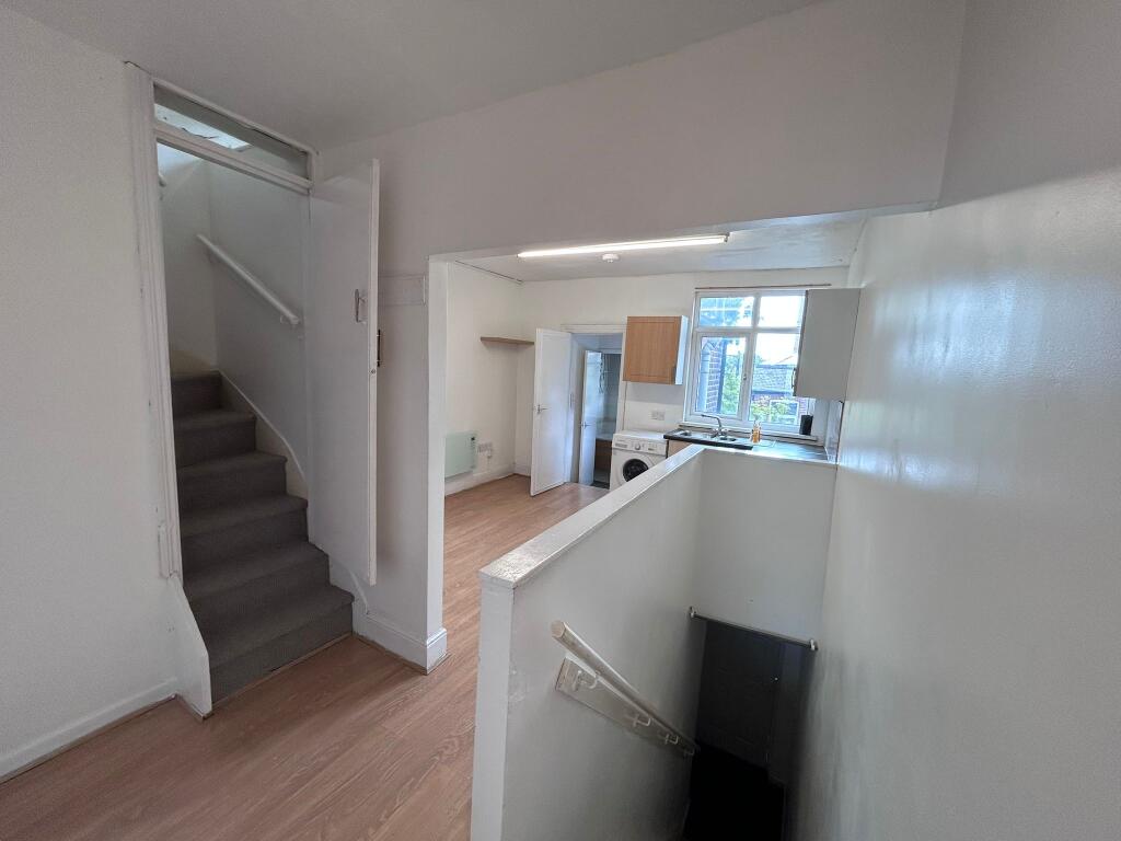 1-bed apartment on 650A Chesterfield Road, Sheffield S8 0SB, £82,000
