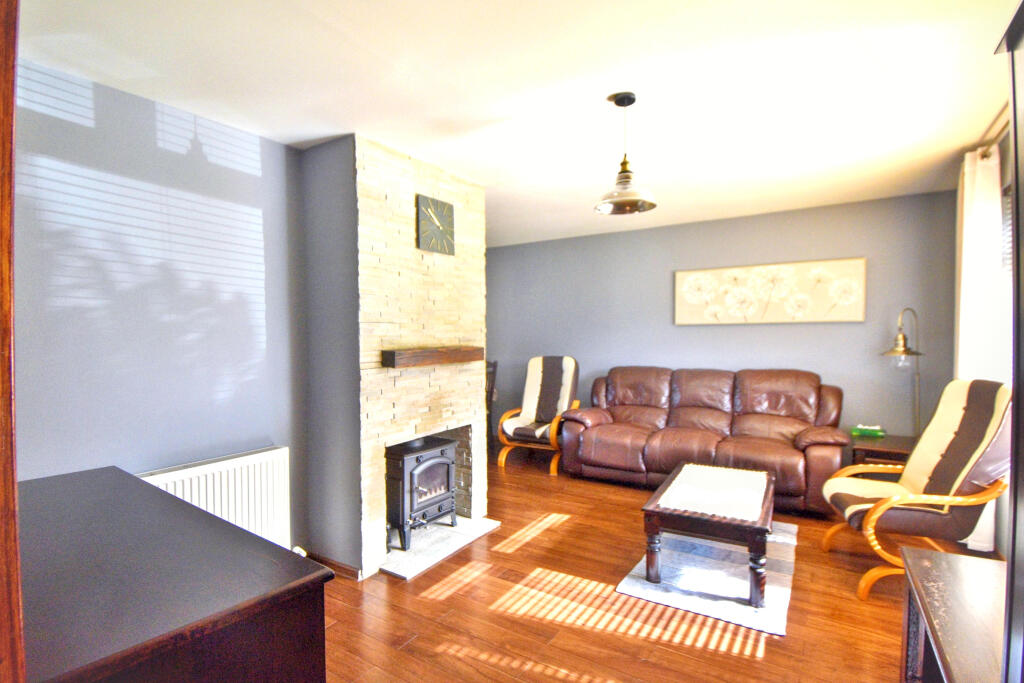 Holmburn Avenue, Netherthird, Cumnock, East Ayrshire photo 4