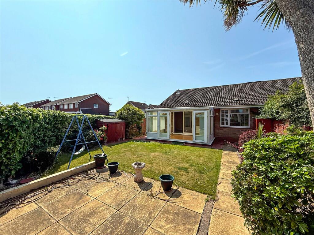 Parkside Avenue, Littlehampton, West Sussex photo 2