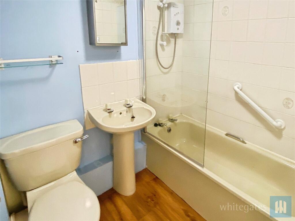 Apartment in Kirklees, West Yorkshire - More