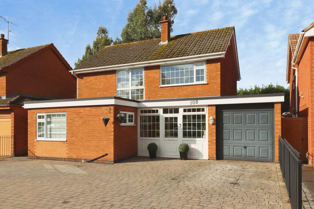 Main image of property: Pallett Drive, Nuneaton, CV11