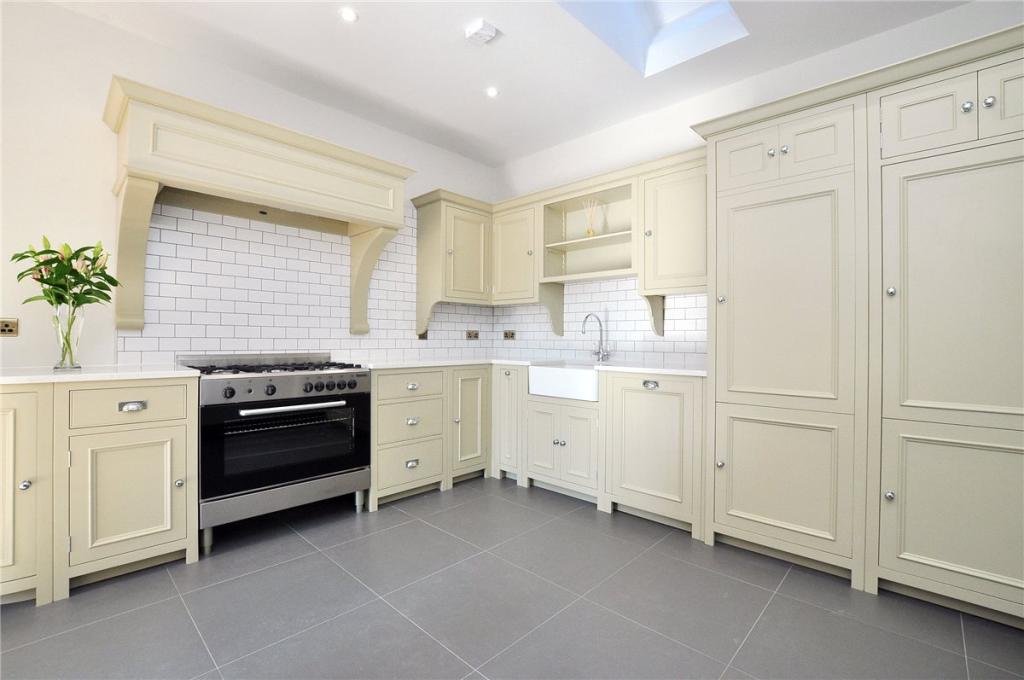 Main image of property: Kew Green, Richmond, TW9