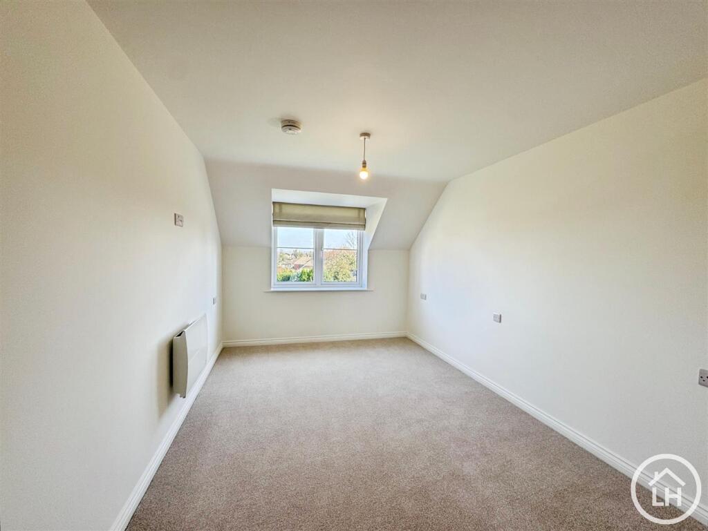 Apartment in Gillingham, Parkwood - More