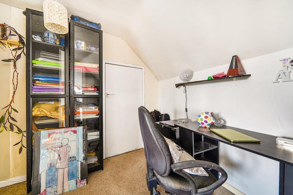 Apartment in London - View 4