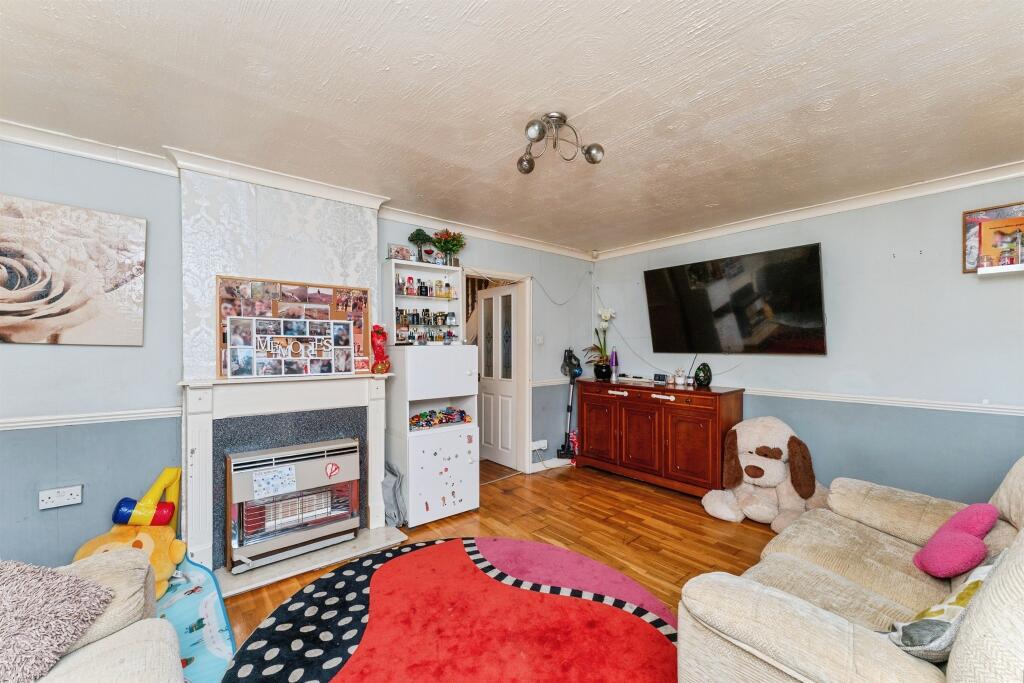 House in Llandudno, Caia Park - View 3