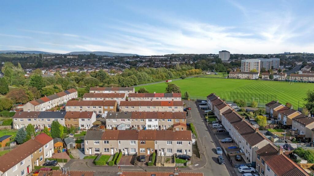 House in Glasgow, Yoker - View 2
