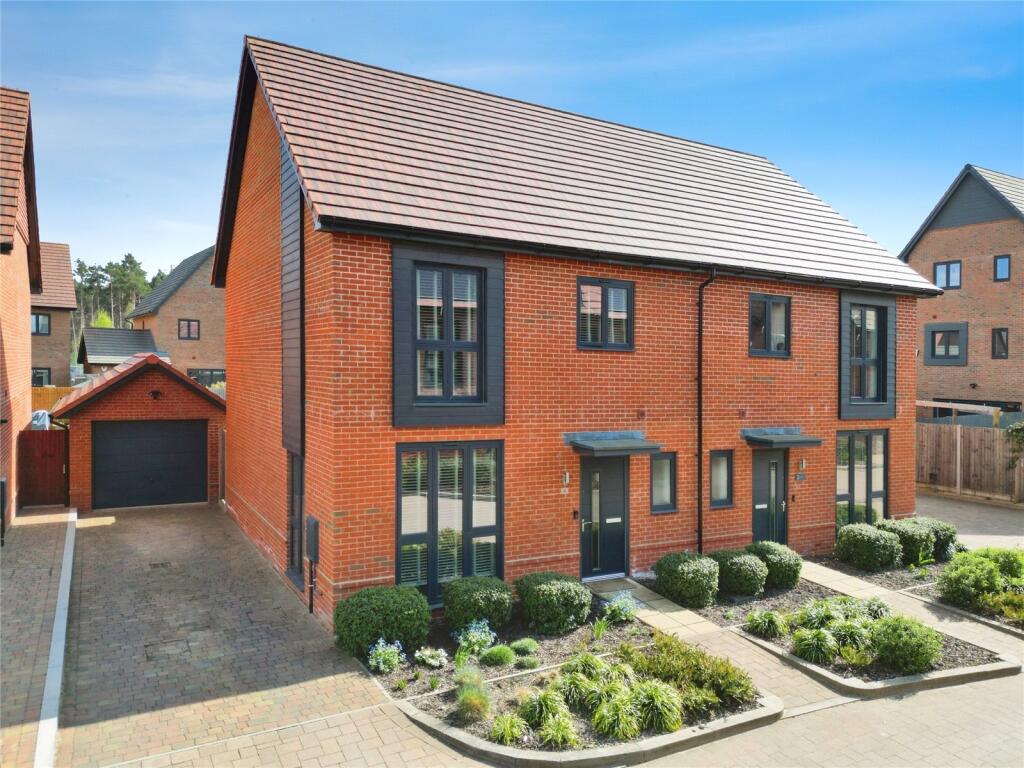 3-bed semi-detached on Westfield Place, Crowthorne, Berkshire, RG45, £550,000