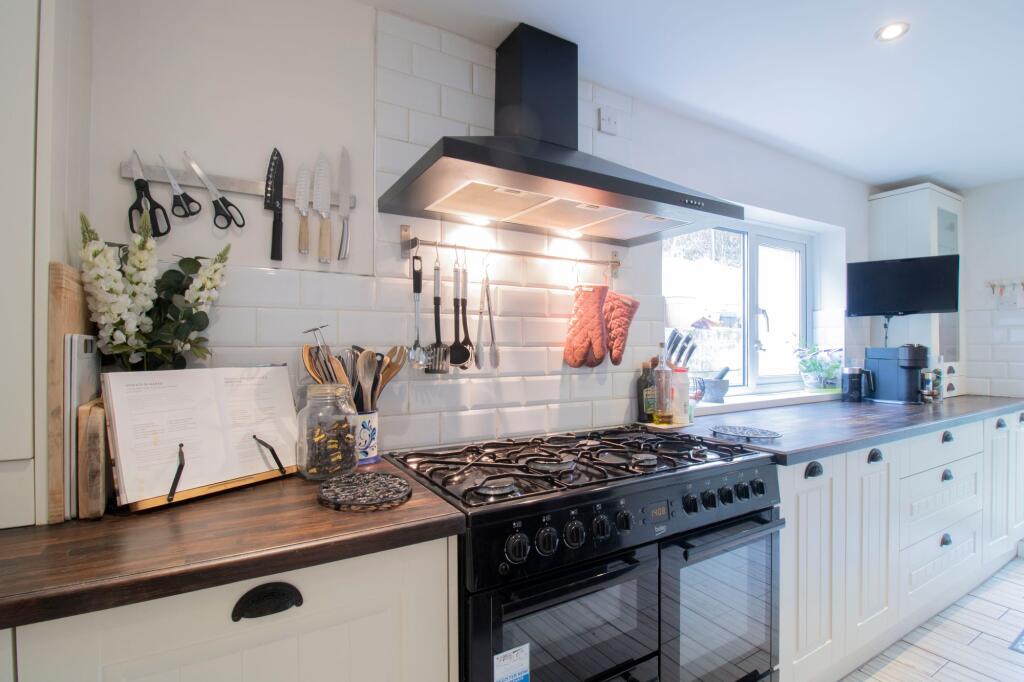 House in Blackwood, Woodfieldside, Penmaen - View 4
