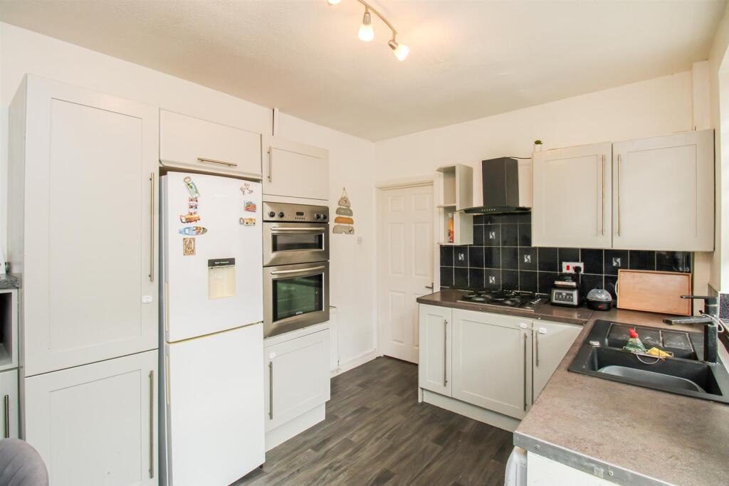 House in Leeds, Middleton - View 2