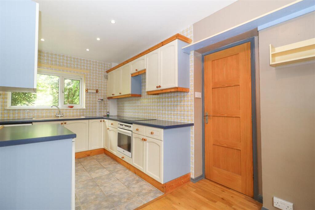 House in Wakefield - View 4