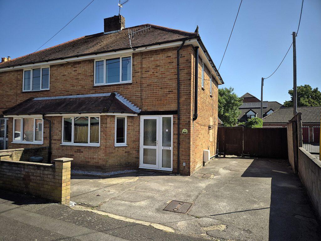 Main image of property: 6 Brokenford Avenue, Totton, Southampton, SO40 9DZ