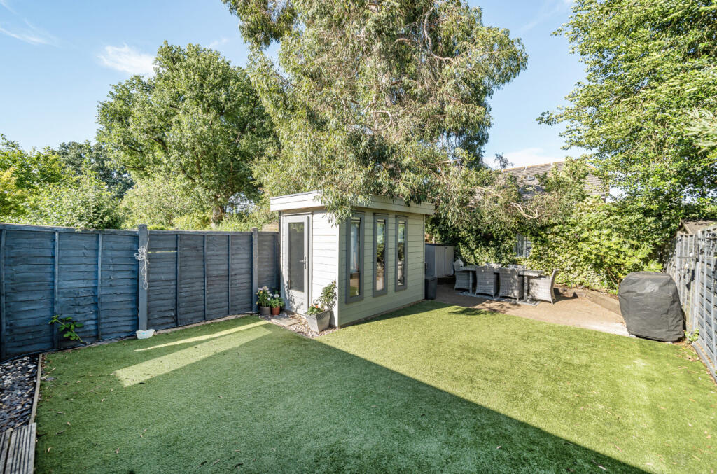Burwood Close, Hersham, Walton On Thames, Surrey, KT12 photo 4