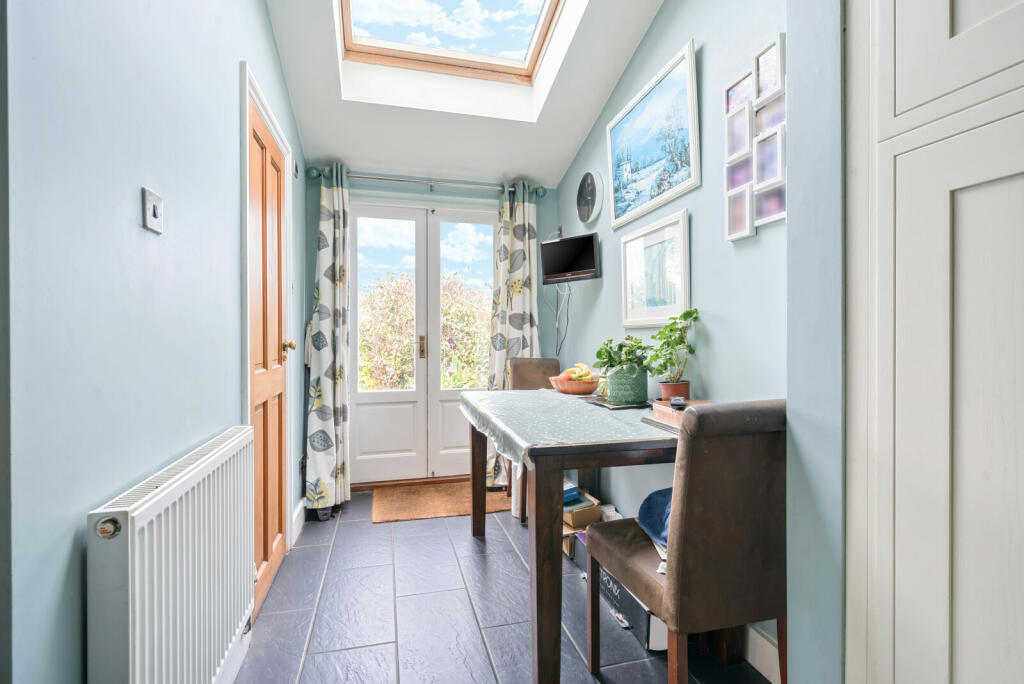 House in Waverley, Farnham - View 5