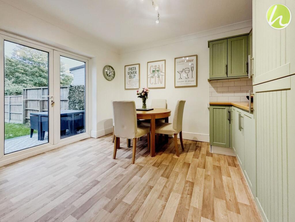 House in Grays, Little Thurrock - More