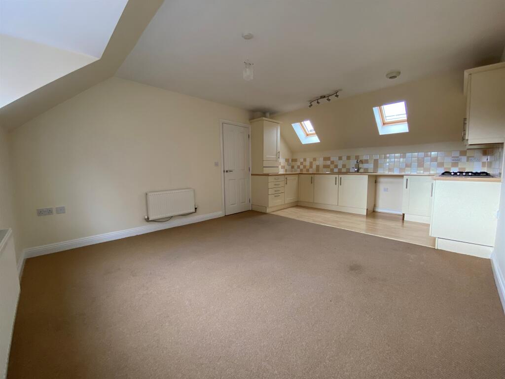 Pollards Way, Taunton photo 2