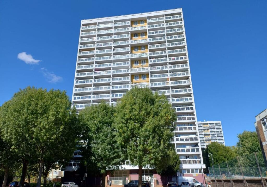 Main image of property: Flat 94 Sleaford House, Fern Street, Bow, London, E3 3PZ