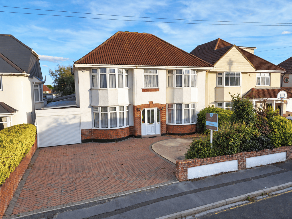 Solent Road, Hengistbury Head, Bournemouth, BH6